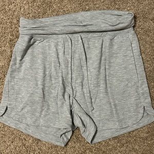 Gray Old Navy cotton shorts, size M